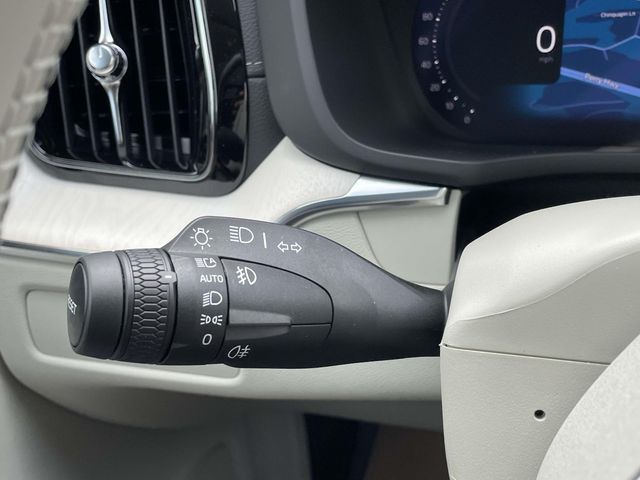 New 2026 White Volvo T8 Ultra image 39