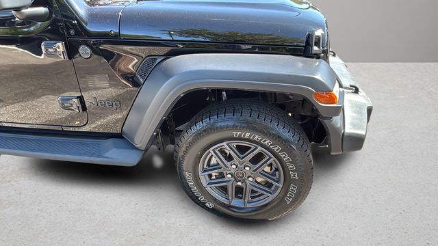 Used 2024 Black Jeep Sport S image 34