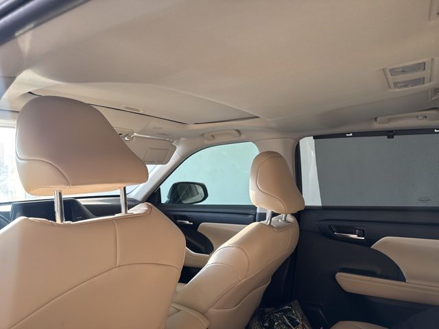 2023 Toyota Highlander XLE Beige at Don McGill Toyota