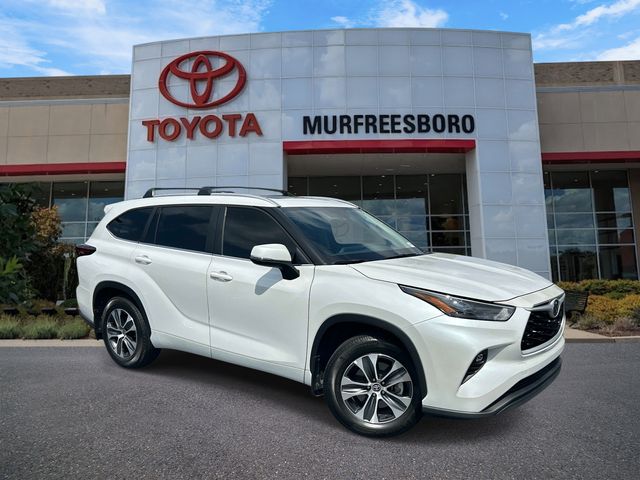 Pearl 2026 Toyota Highlander SUV / Crossover All-Wheel Drive 8-Speed Automatic