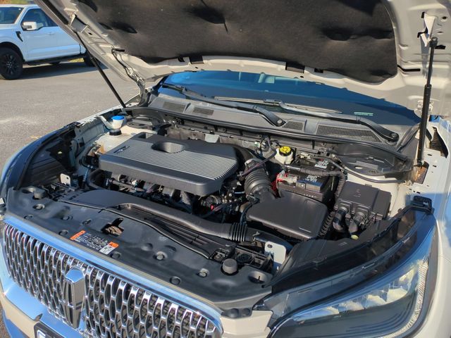 Used 2020 White Lincoln Standard image 35