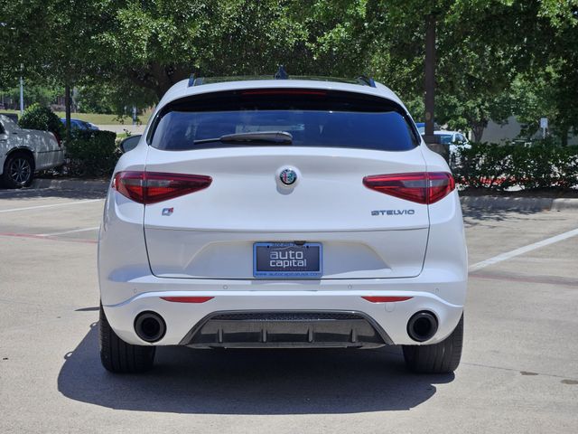 2023 Alfa Romeo Stelvio thumbnail 7