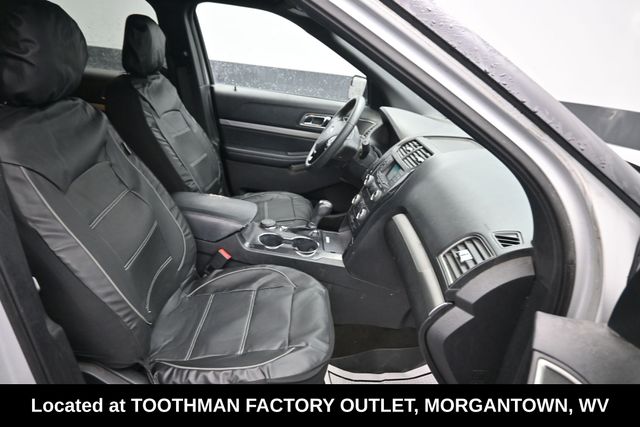 View vehicle photo 7