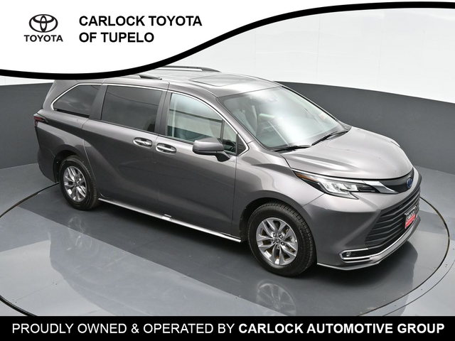 2023 Toyota Sienna XLE 31