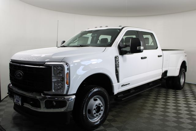 2025 Ford F-350SD XL photo