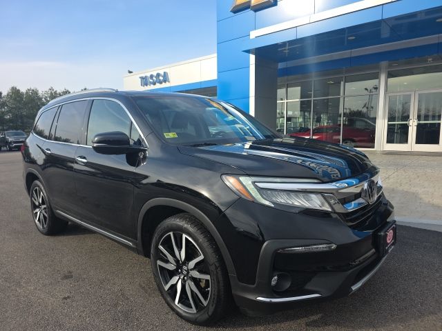 Crystal Black Pearl 2021 Honda Pilot Touring AWD with Rear Captains Chairs SUV / Crossover All-Wheel Drive 9-Speed Automatic