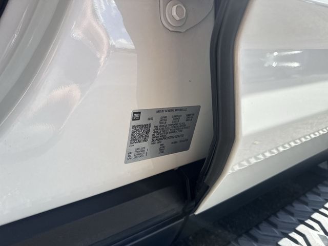 Used 2023 White Chevrolet Z71 image 39