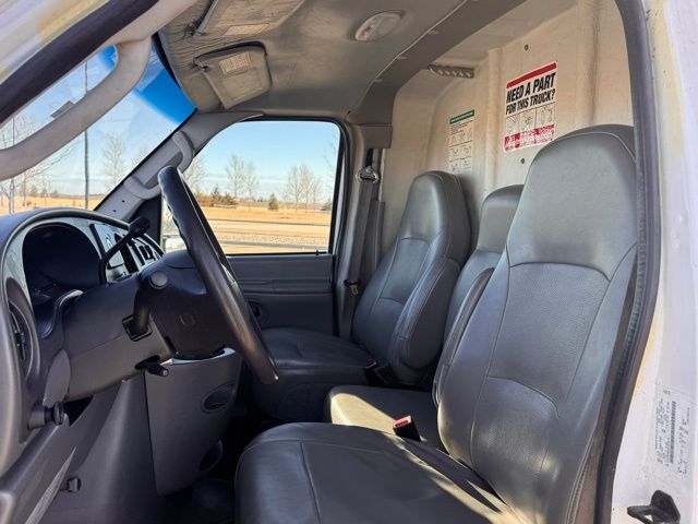 2008 Ford E-450 Cutaway 