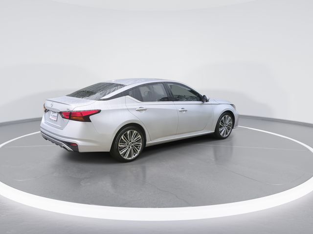 Used 2023 Silver Nissan 2.5 SL image 8