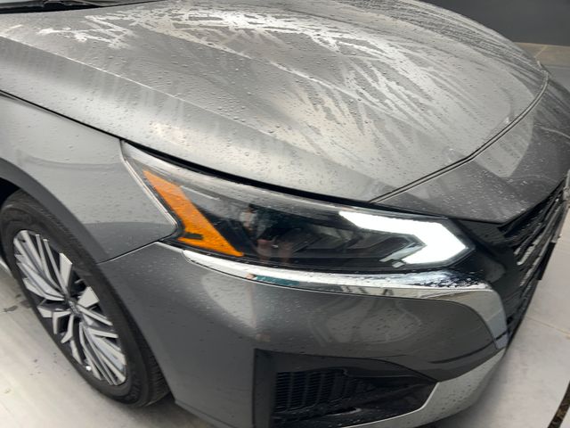 2024 Gun Metallic Nissan Altima 2.5 SV FWD Sedan