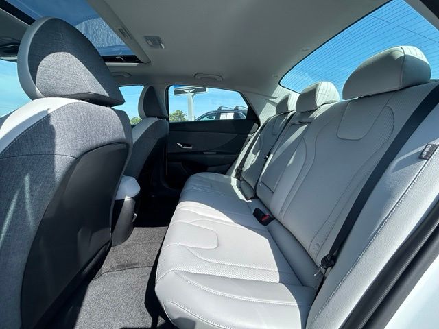 HyundaiElantra8