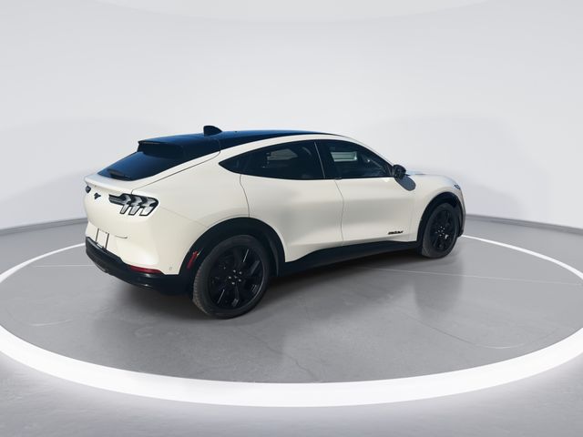 Used 2023 White Ford Premium image 3