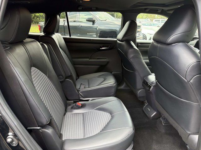 Used 2025 Toyota Highlander SUV