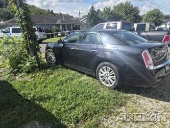 Brilliant Black Crystal Pearlcoat 2011 Chrysler 300 Sedan All-Wheel Drive 5-Speed Automatic