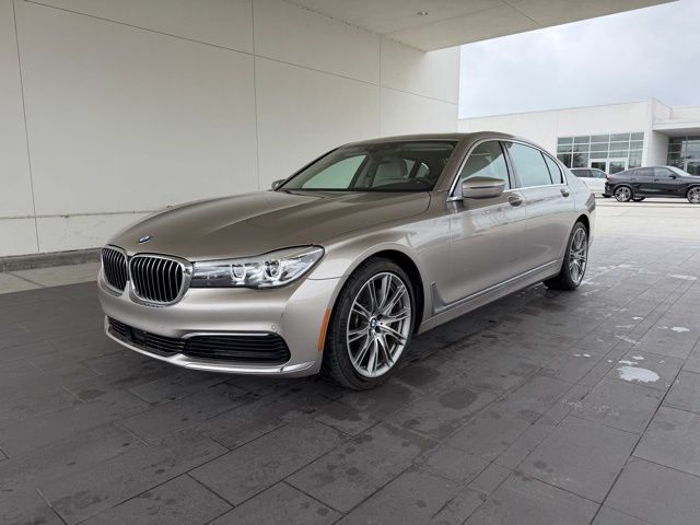 2019 BMW 7 Series 740i's photo