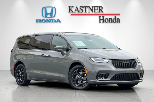 2022 Chrysler Pacifica Hybrid Limited
