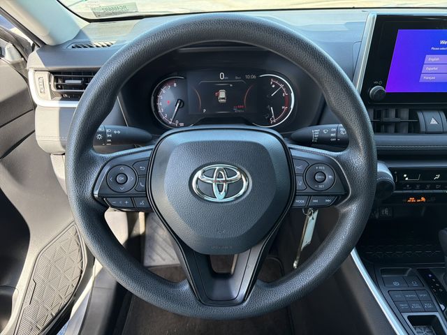 2024 Toyota RAV4 LE - Photo 8