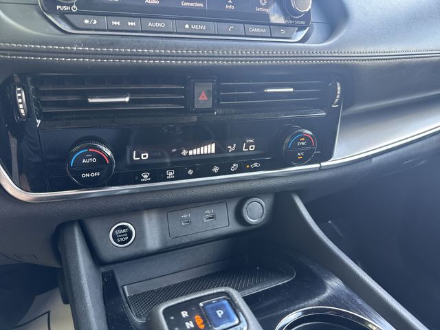 Used 2022 Blue Nissan SV image 22