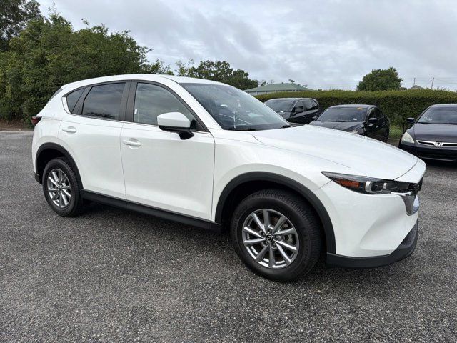 2023 Mazda CX-5 S Preferred package Auto AWD's photo