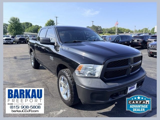 Brilliant Black Crystal Pearlcoat 2018 RAM 1500 Pickup Truck Four-Wheel Drive 8-Speed Automatic