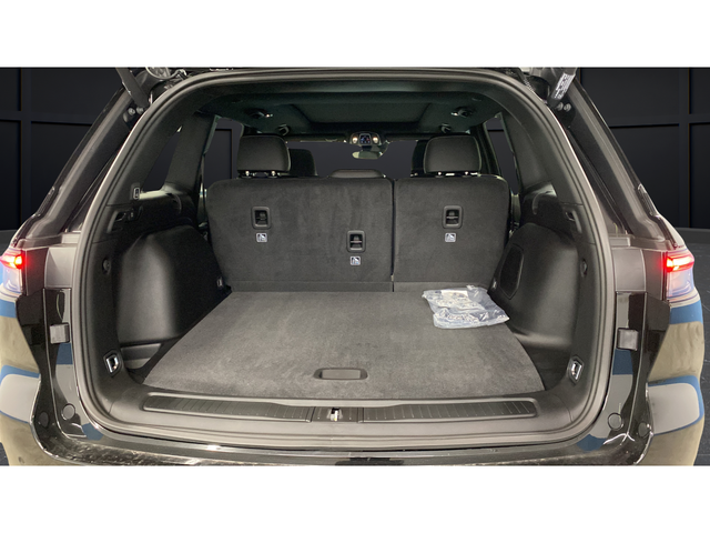New 2026 Diamond Black Crystal Pearlcoat Jeep Limited image 26