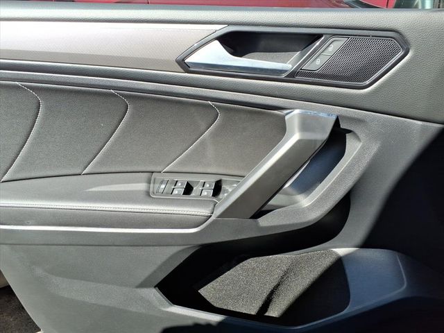 2023 Volkswagen Tiguan - Image 9
