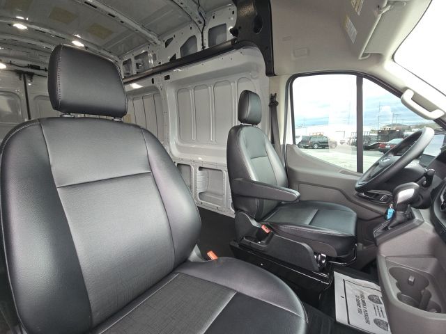 2025 Ford Transit-250 Base:B02148