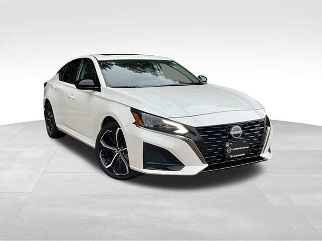 Pearl White Tricoat 2024 Nissan Altima Sedan Front-Wheel Drive Continuously Variable Transmission