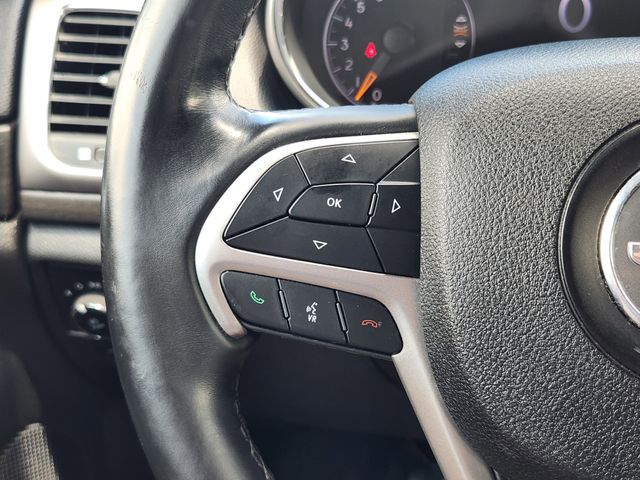 2018 Diamond Black Crystal Pearlcoat Jeep Grand Cherokee Laredo 4X4 SUV