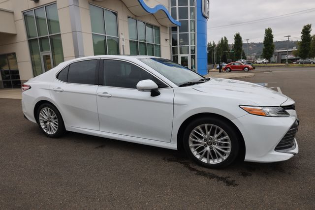  2020 Toyota Camry Hybrid XLE FWD   