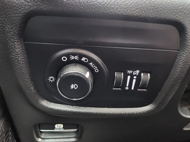 2023 Jeep Grand Cherokee Limited White at DeMontrond Gulf Freeway
