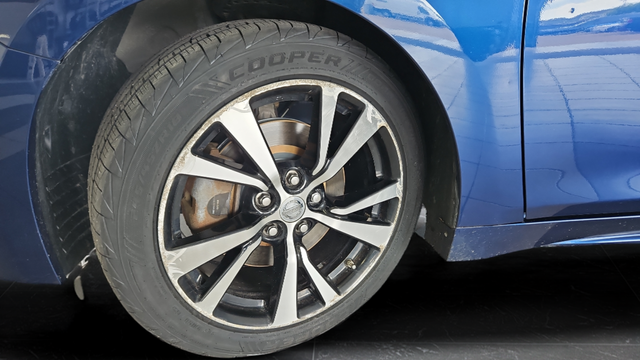Used 2018 Deep Blue Pearl Nissan 3.5 SL image 31