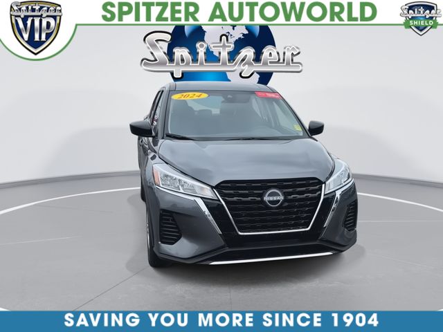 Used 2024 Gray Nissan S image 3