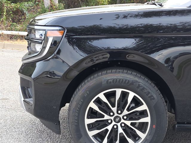 New 2025 Black Ford Platinum image 5