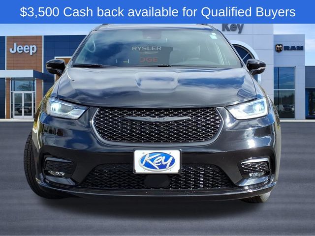 View vehicle photo 2