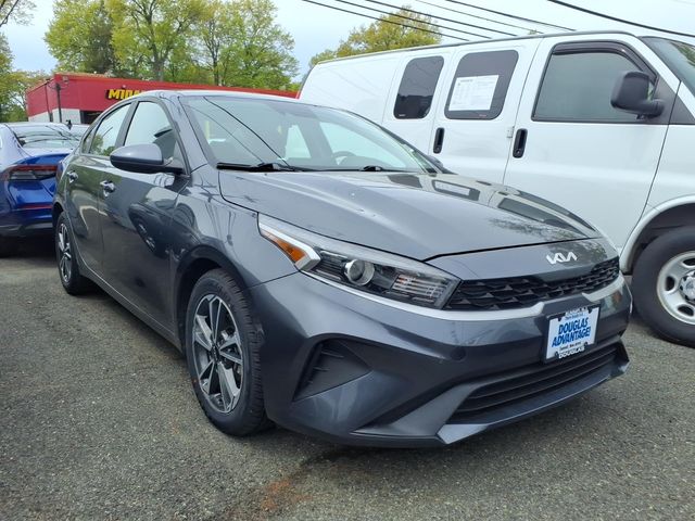 2023 Kia Forte - Image 4
