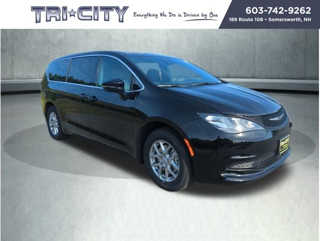 2026 Chrysler Voyager LX photo 6