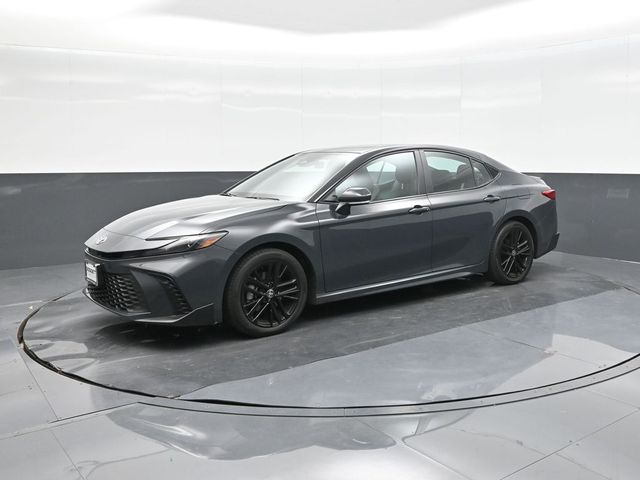 2025 Toyota Camry SE AWD Hybrid's photo