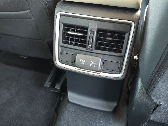 2023 Subaru Forester Premium:B02302
