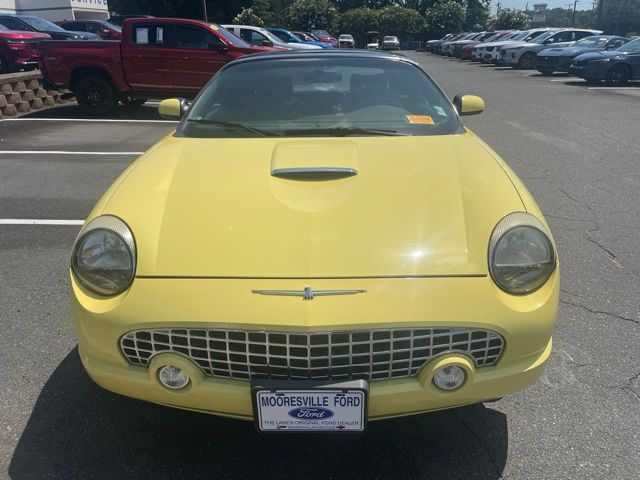 Used 2002  Ford Base image 8