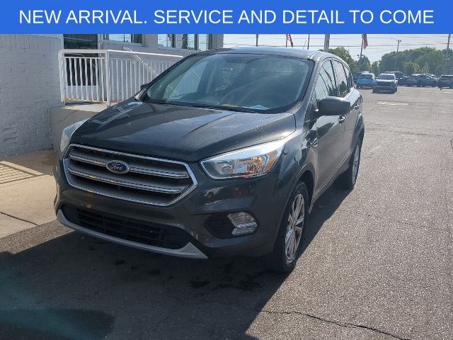  2017 Ford Escape SE FWD   