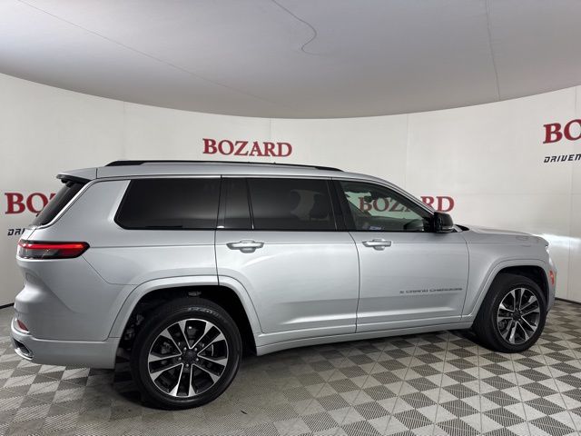 2022 Silver Zynith Jeep Grand Cherokee L Overland RWD SUV