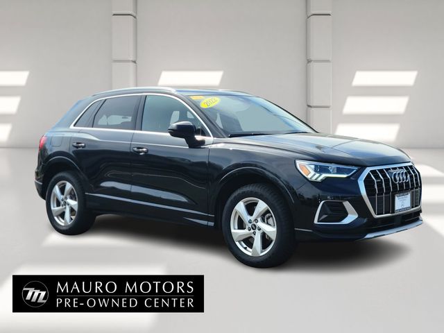 Mythos Black Metallic 2022 Audi Q3 quattro Premium Plus 40 TFSI SUV / Crossover All-Wheel Drive 8-Speed Automatic