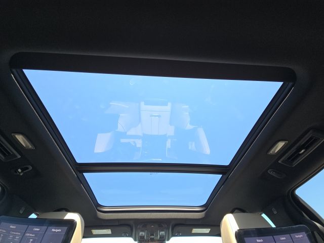 2021 Cadillac Escalade Premium Luxury:45327B1