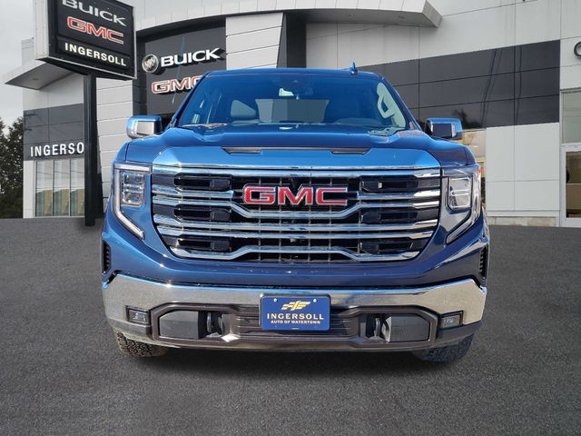 2022 GMC Sierra 1500 SLT 2