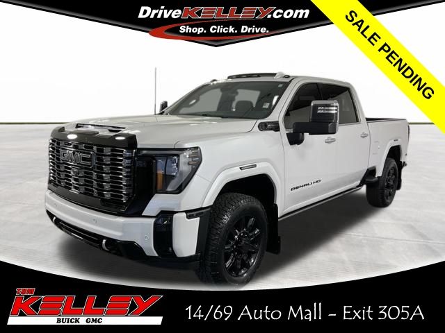White Frost Tricoat 2025 GMC Sierra 2500HD Denali Ultimate Crew Cab 4WD Pickup Truck Four-Wheel Drive Automatic
