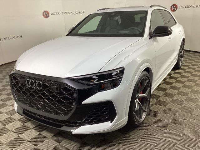 2025 Audi RS Q8 4.0T quattro Performance