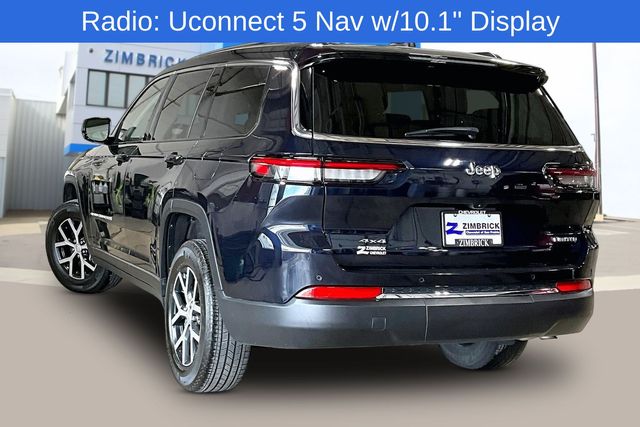 View vehicle photo 4