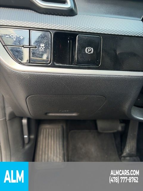 Used 2025 Silver Kia LX image 21