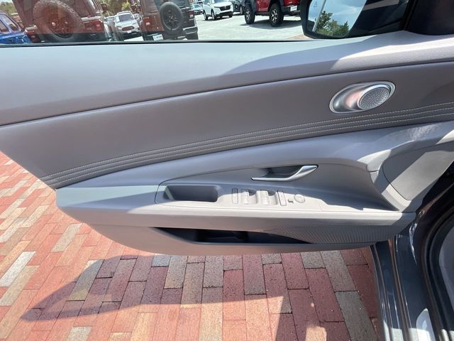 Used 2025 Hyundai Elantra Sedan